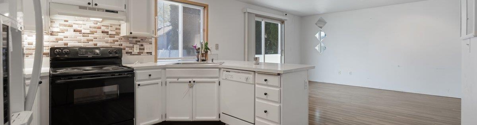 Ruth, Pasco, Washington 99301, 4 Bedrooms Bedrooms, ,3 BathroomsBathrooms,For Sale,Ruth,285643