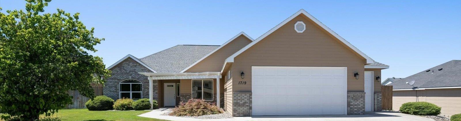 Sequoia Ave, Richland, Washington 99352, 3 Bedrooms Bedrooms, ,2 BathroomsBathrooms,For Sale,Sequoia Ave,285639