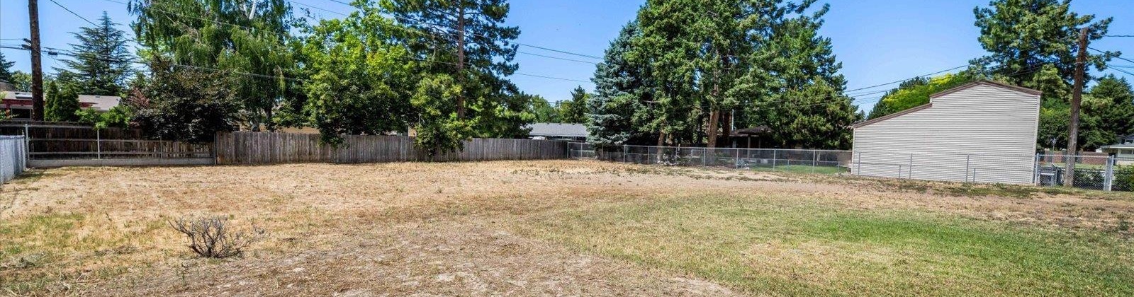 Davison Ave, Richland, Washington 99354, 4 Bedrooms Bedrooms, ,3 BathroomsBathrooms,For Sale,Davison Ave,285658