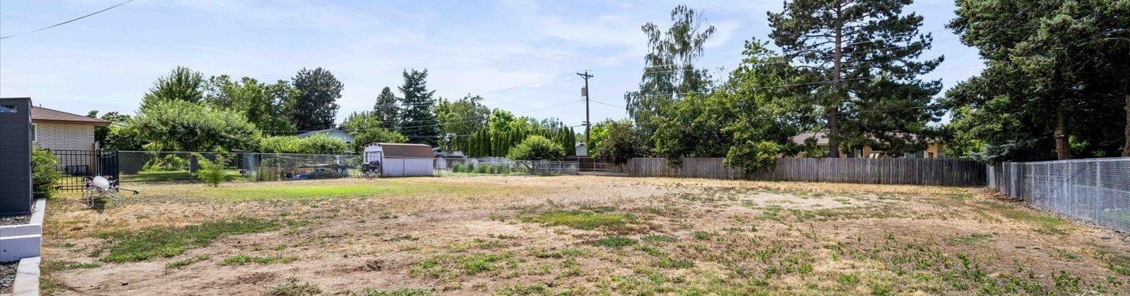 Davison Ave, Richland, Washington 99354, 4 Bedrooms Bedrooms, ,3 BathroomsBathrooms,For Sale,Davison Ave,285658