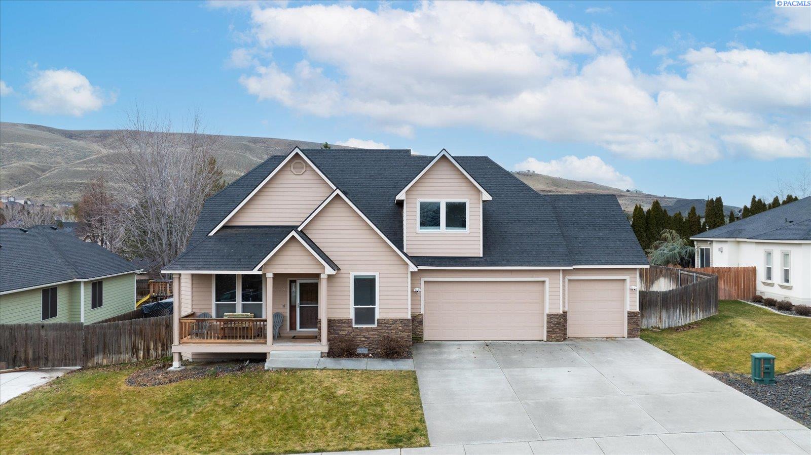 Hanstead St, Richland, Washington 99352, 4 Bedrooms Bedrooms, 0 ,3 BathroomsBathrooms,Houses,For Sale,Hanstead St,0,285659