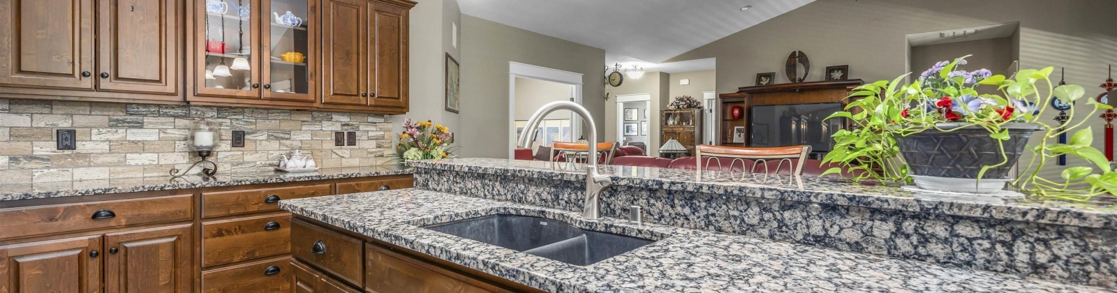 Meadow View Drive, Pasco, Washington 99301, 3 Bedrooms Bedrooms, ,3 BathroomsBathrooms,For Sale,Meadow View Drive,285671