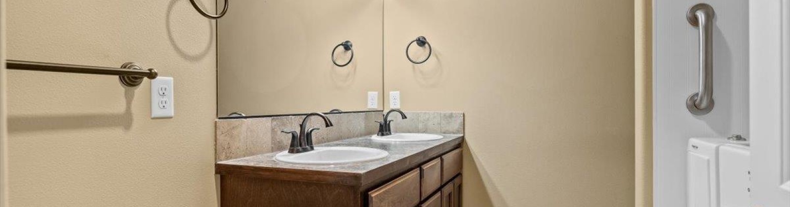 23rd Ave, Kennewick, Washington 99338, 3 Bedrooms Bedrooms, ,2 BathroomsBathrooms,For Sale,23rd Ave,285062