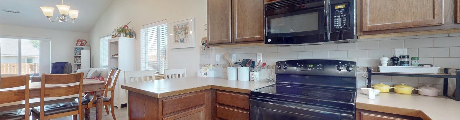 7th Place, Kennewick, Washington 99336-2634, 3 Bedrooms Bedrooms, ,2 BathroomsBathrooms,For Sale,7th Place,285680
