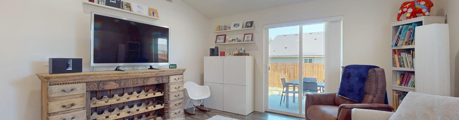 7th Place, Kennewick, Washington 99336-2634, 3 Bedrooms Bedrooms, ,2 BathroomsBathrooms,For Sale,7th Place,285680