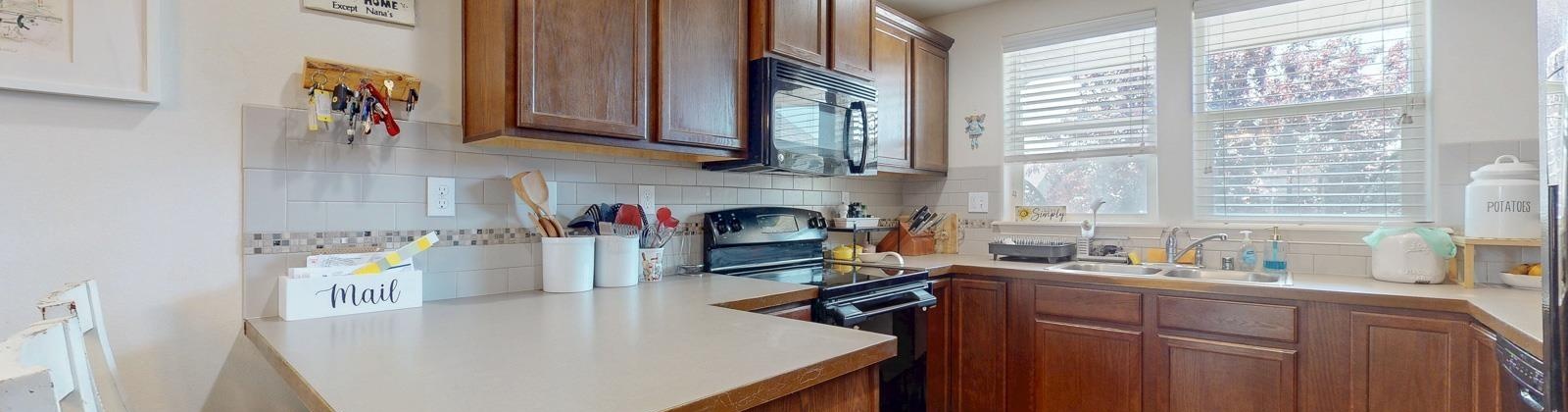 7th Place, Kennewick, Washington 99336-2634, 3 Bedrooms Bedrooms, ,2 BathroomsBathrooms,For Sale,7th Place,285680