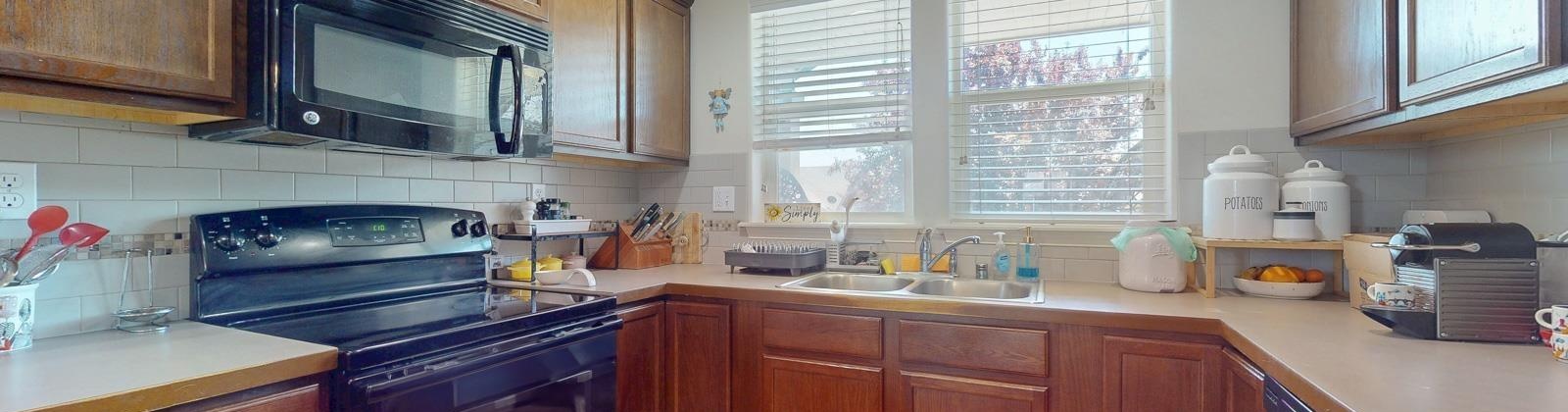 7th Place, Kennewick, Washington 99336-2634, 3 Bedrooms Bedrooms, ,2 BathroomsBathrooms,For Sale,7th Place,285680