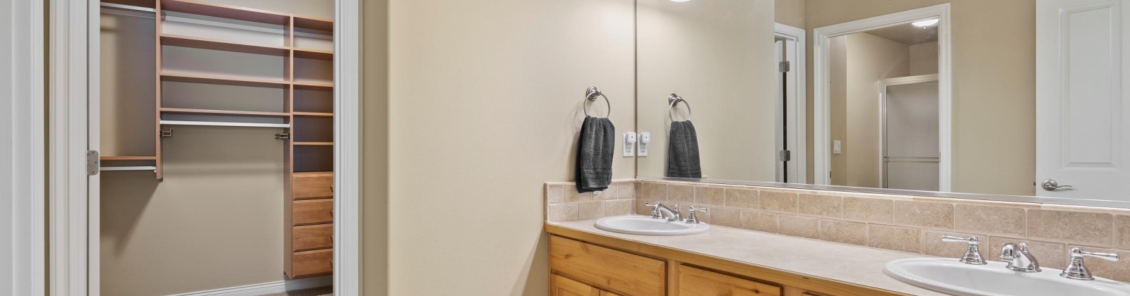 17th, Kennewick, Washington 99338, 3 Bedrooms Bedrooms, ,2 BathroomsBathrooms,For Sale,17th,285710