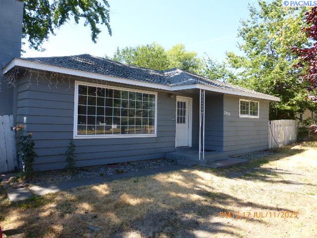 4th Ave, Kennewick, Washington 99336, 3 Bedrooms Bedrooms, 0 ,2 BathroomsBathrooms,Houses,For Sale,4th Ave,0,285763