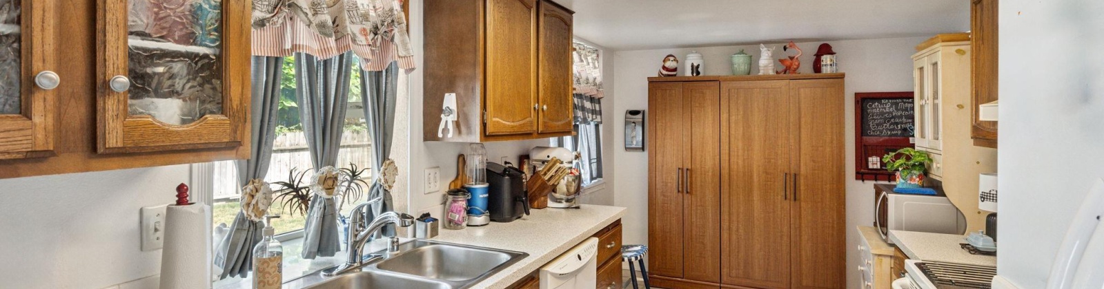 Kansas St., Kennewick, Washington 99336, 5 Bedrooms Bedrooms, 0 ,3 BathroomsBathrooms,Houses,For Sale,Kansas St.,0,285771