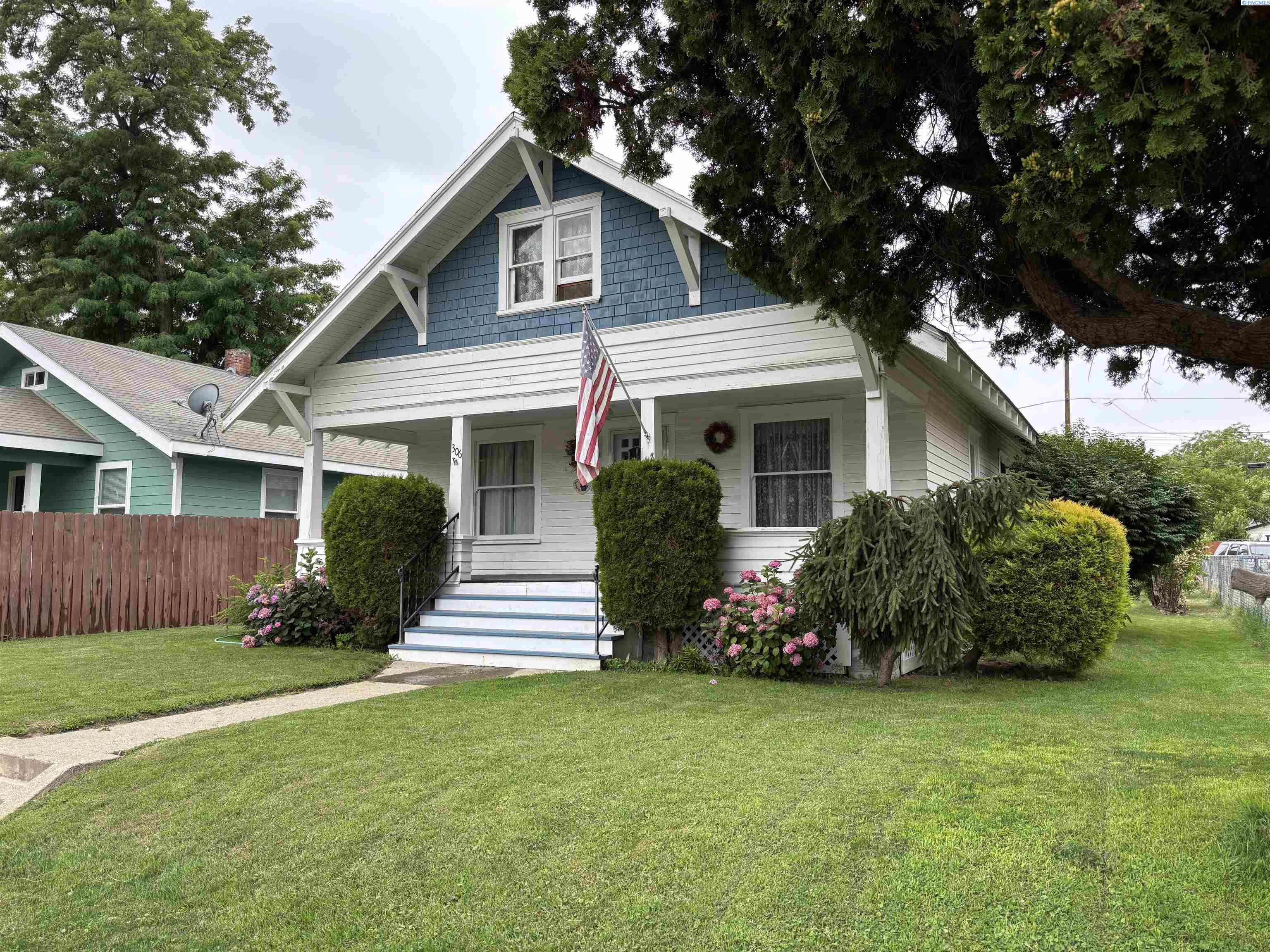 Ave G, Grandview, Washington 98930, 4 Bedrooms Bedrooms, 0 ,1 BathroomBathrooms,Houses,For Sale,Ave G,0,285775