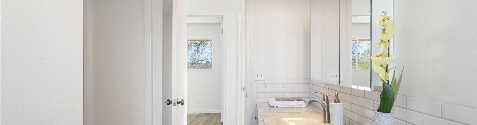 Van Giesen, Richland, Washington 99354, 3 Bedrooms Bedrooms, ,2 BathroomsBathrooms,For Sale,Van Giesen,283106