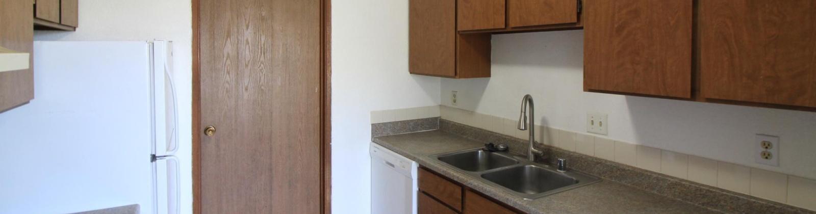 1st Avenue, Kennewick, Washington 99336, 2 Bedrooms Bedrooms, ,1 BathroomBathrooms,Multi-family,For Rent,1st Avenue,285831