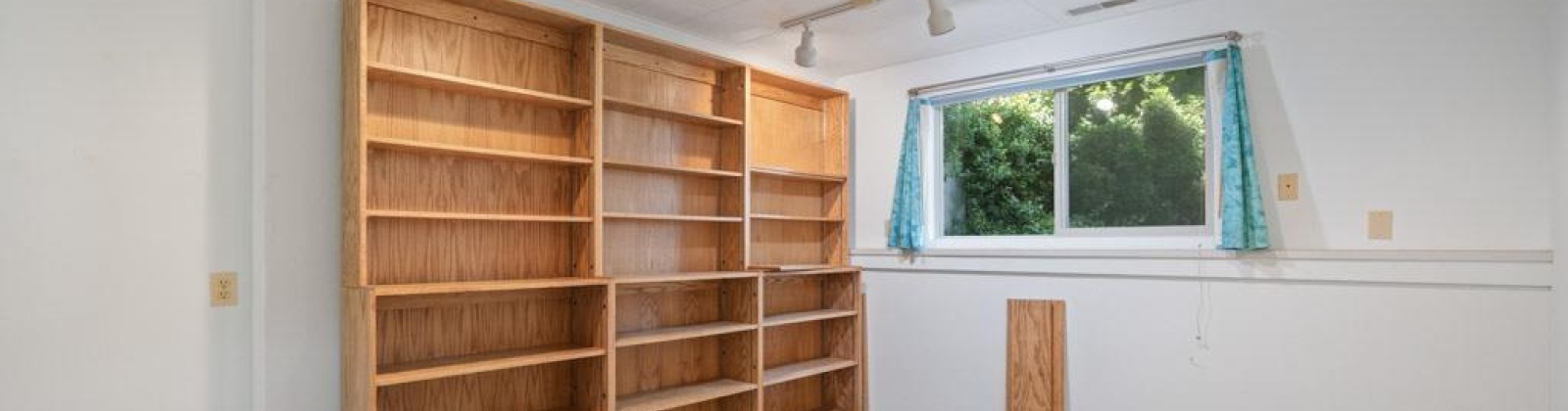 Leland Dr, Pullman, Washington 99163, 4 Bedrooms Bedrooms, ,3 BathroomsBathrooms,For Sale,Leland Dr,285398