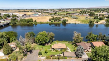 7th St, Prosser, Washington 99350, 3 Bedrooms Bedrooms, ,2 BathroomsBathrooms,For Sale,7th St,285846