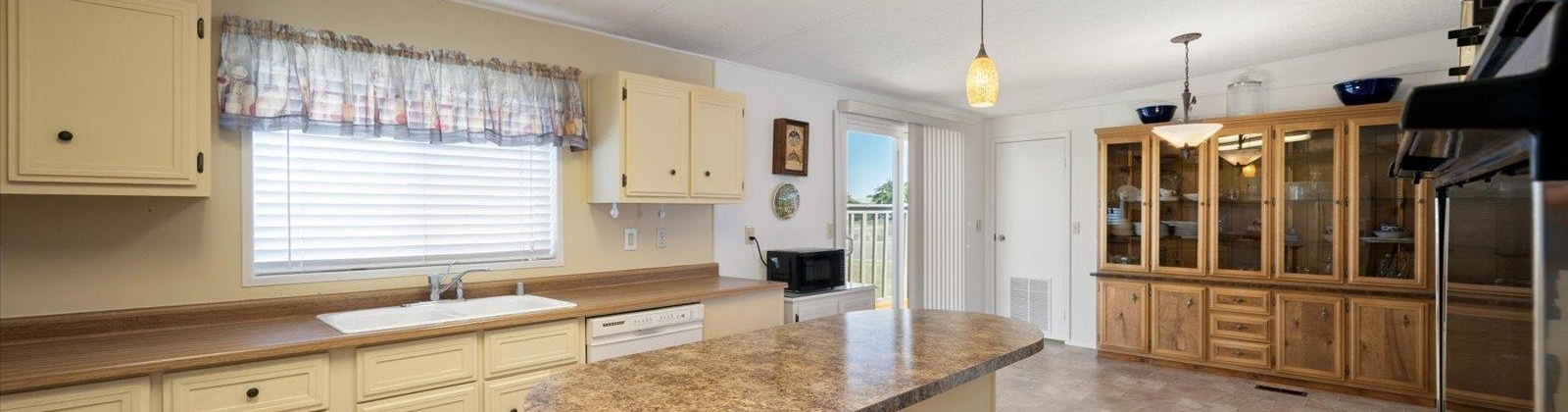 Columbia Center Blvd, Kennewick, Washington 99336, 3 Bedrooms Bedrooms, 0 ,2 BathroomsBathrooms,Manufactured Homes,For Sale,Columbia Center Blvd,0,285850