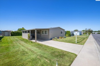 Columbia Center Blvd, Kennewick, Washington 99336, 3 Bedrooms Bedrooms, ,2 BathroomsBathrooms,For Sale,Columbia Center Blvd,285850