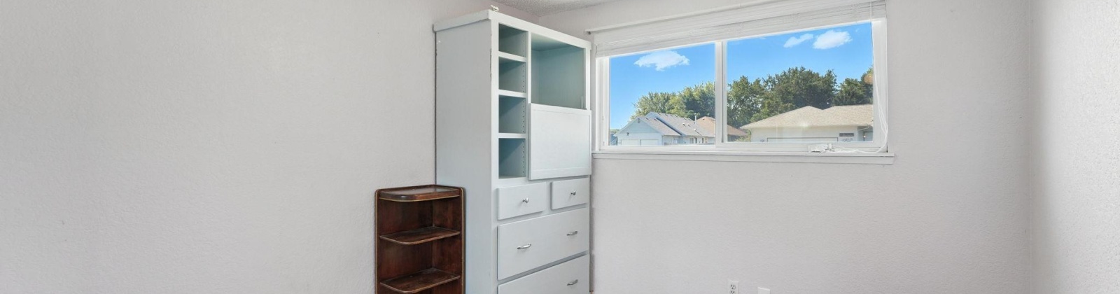 16th Pl, Kennewick, Washington 99337, 4 Bedrooms Bedrooms, ,3 BathroomsBathrooms,For Sale,16th Pl,285878