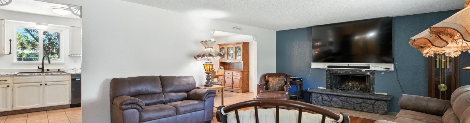 16th Pl, Kennewick, Washington 99337, 4 Bedrooms Bedrooms, ,3 BathroomsBathrooms,For Sale,16th Pl,285878