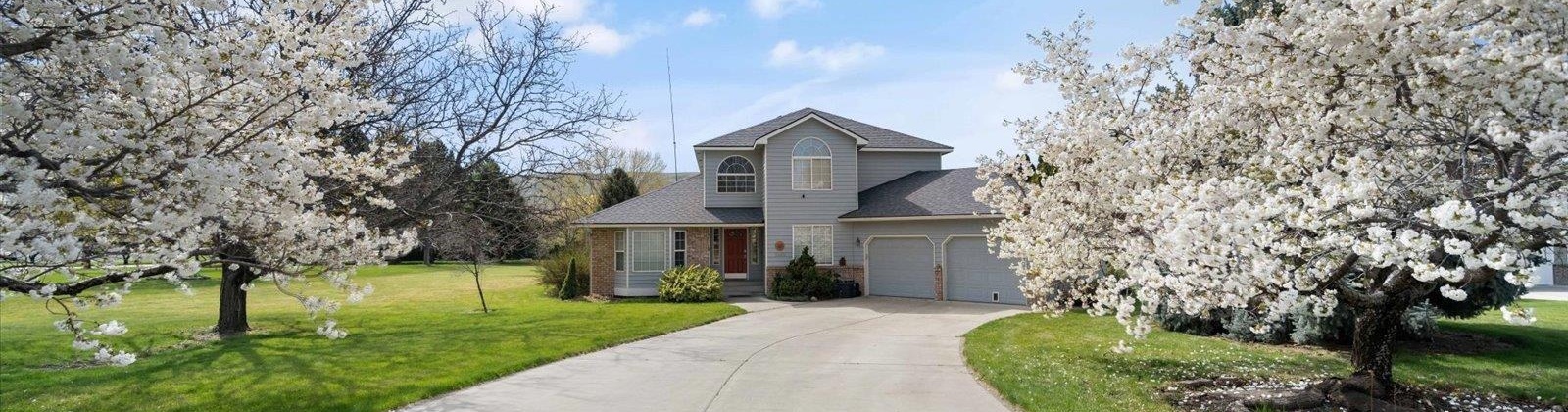 Mount Saint Helens Ct, West Richland, Washington 99353, 3 Bedrooms Bedrooms, ,3 BathroomsBathrooms,For Sale,Mount Saint Helens Ct,285879