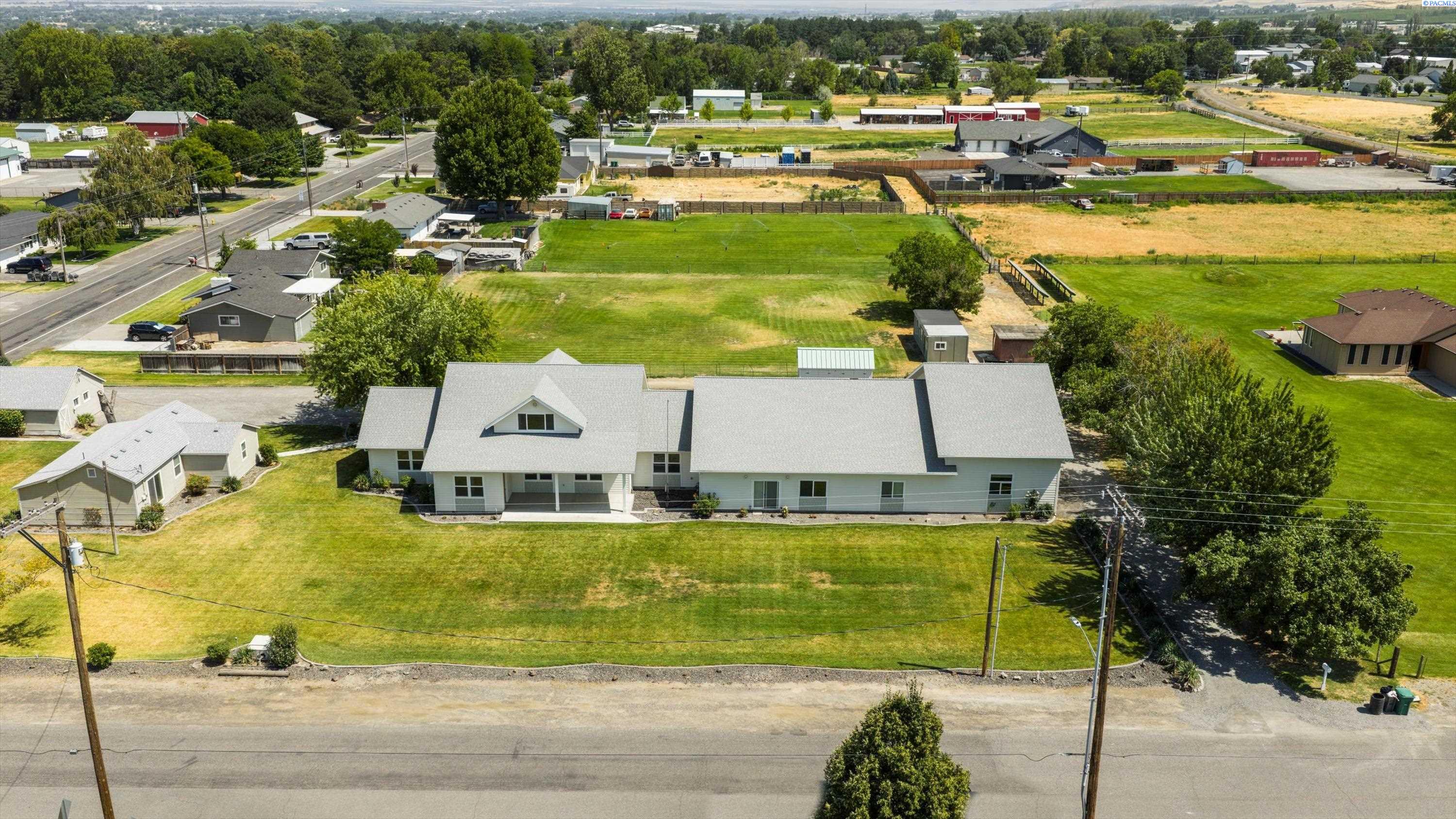 Cascade St, Kennewick, Washington 99337, 2 Bedrooms Bedrooms, 0 ,3 BathroomsBathrooms,Houses,For Sale,Cascade St,0,285881