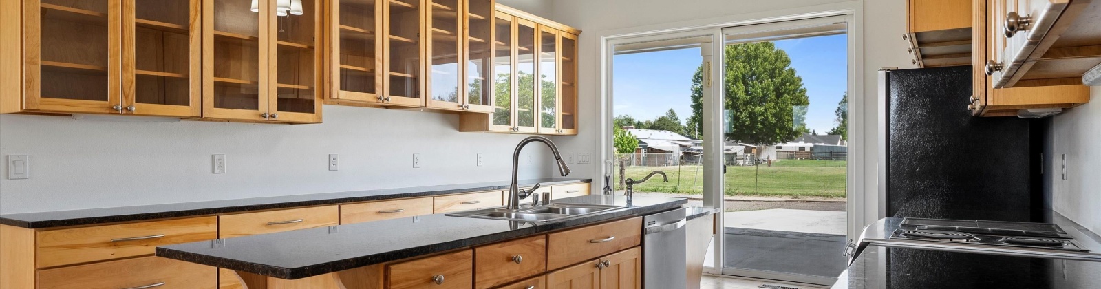 Cascade St, Kennewick, Washington 99337, 2 Bedrooms Bedrooms, ,3 BathroomsBathrooms,For Sale,Cascade St,285881