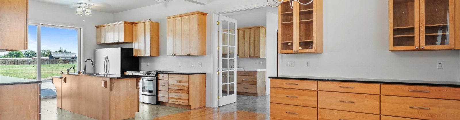 Cascade St, Kennewick, Washington 99337, 2 Bedrooms Bedrooms, ,3 BathroomsBathrooms,For Sale,Cascade St,285881