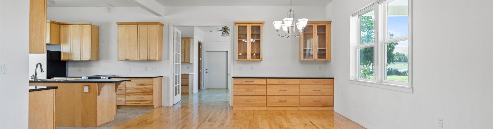 Cascade St, Kennewick, Washington 99337, 2 Bedrooms Bedrooms, ,3 BathroomsBathrooms,For Sale,Cascade St,285881