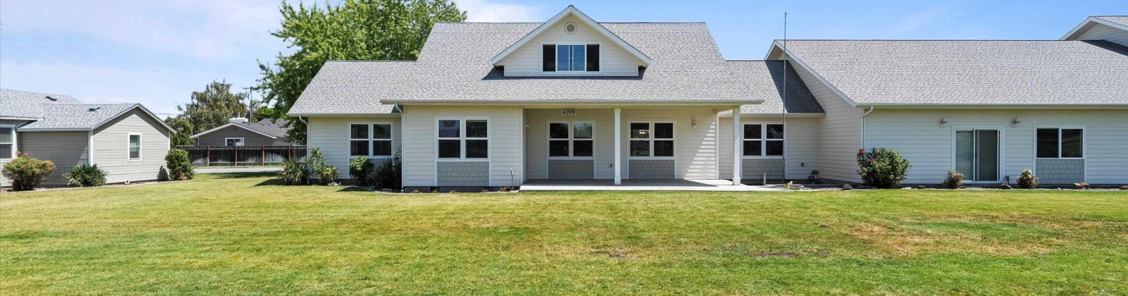 Cascade St, Kennewick, Washington 99337, 2 Bedrooms Bedrooms, ,3 BathroomsBathrooms,For Sale,Cascade St,285881