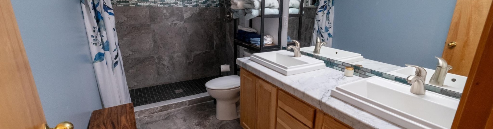 Desert Cove, Prosser, Washington 99350-0, 5 Bedrooms Bedrooms, ,3 BathroomsBathrooms,For Sale,Desert Cove,285883