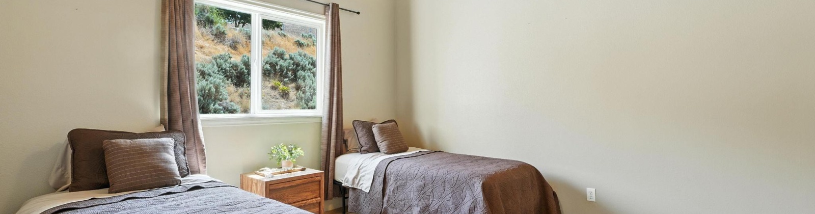 Desert Cove, Prosser, Washington 99350, 4 Bedrooms Bedrooms, ,3 BathroomsBathrooms,For Sale,Desert Cove,285882
