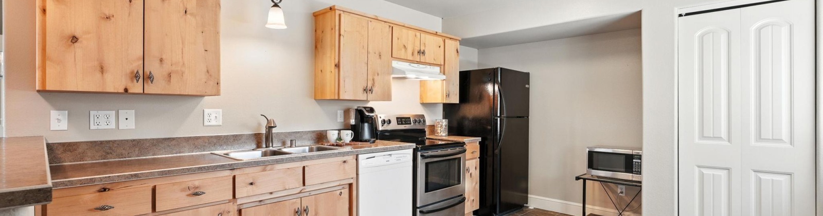 Desert Cove, Prosser, Washington 99350, 4 Bedrooms Bedrooms, ,3 BathroomsBathrooms,For Sale,Desert Cove,285882