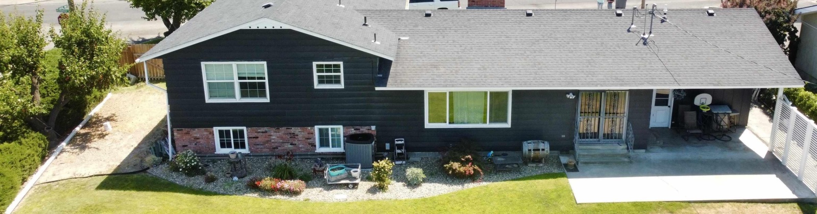 Grandview Ave., Sunnyside, Washington 98944, 4 Bedrooms Bedrooms, 0 ,3 BathroomsBathrooms,Houses,For Sale,Grandview Ave.,0,285898