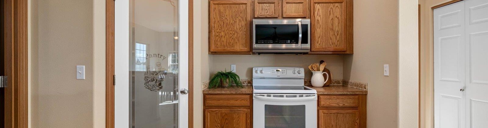 Way, Grandview, Washington 98930, 3 Bedrooms Bedrooms, ,2 BathroomsBathrooms,For Sale,Way,285960