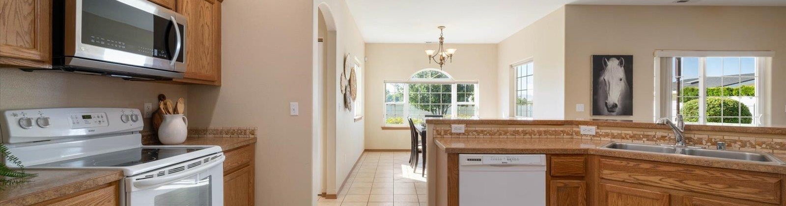 Way, Grandview, Washington 98930, 3 Bedrooms Bedrooms, ,2 BathroomsBathrooms,For Sale,Way,285960