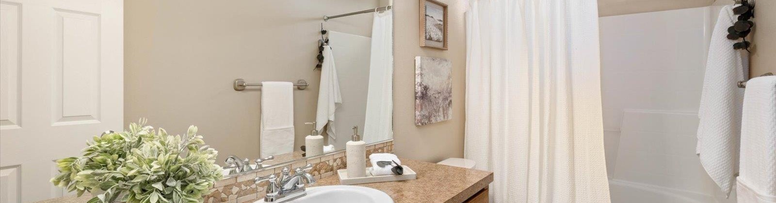 Way, Grandview, Washington 98930, 3 Bedrooms Bedrooms, ,2 BathroomsBathrooms,For Sale,Way,285960