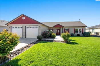 Way, Grandview, Washington 98930, 3 Bedrooms Bedrooms, ,2 BathroomsBathrooms,For Sale,Way,285960