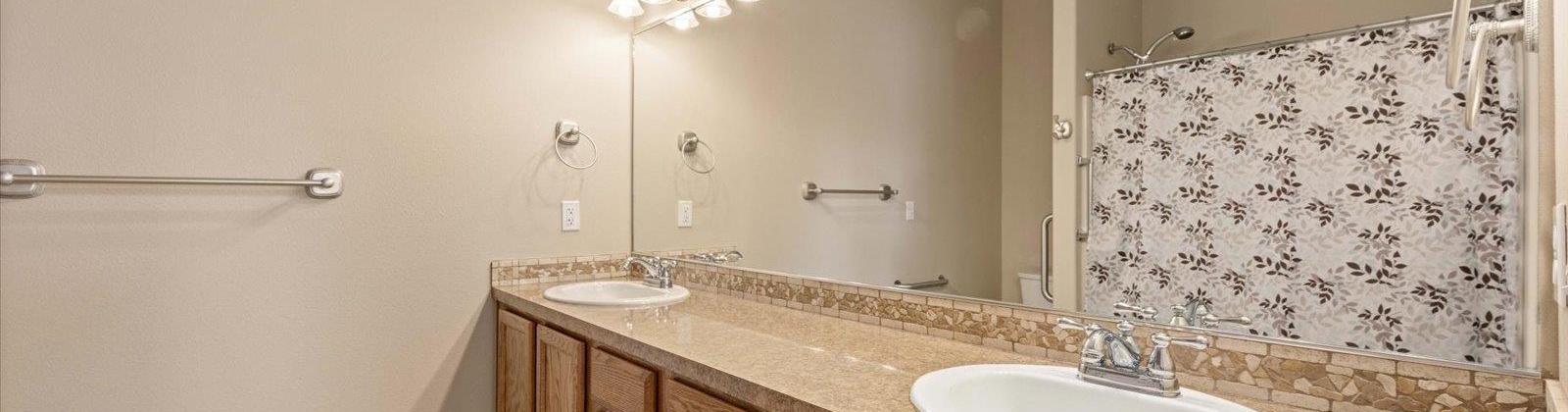 Way, Grandview, Washington 98930, 3 Bedrooms Bedrooms, ,2 BathroomsBathrooms,For Sale,Way,285960