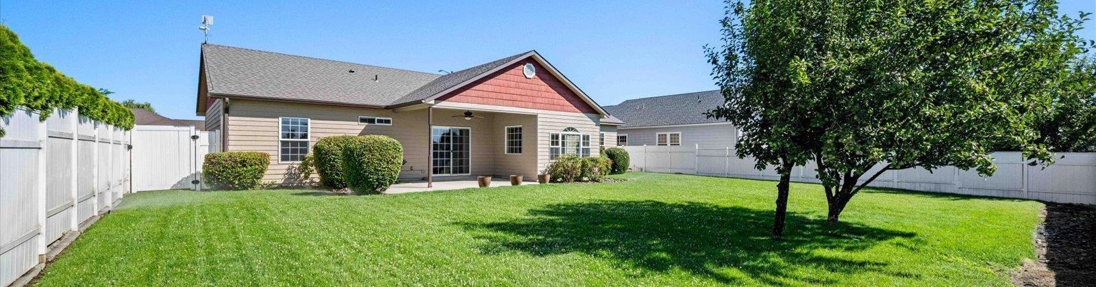 Way, Grandview, Washington 98930, 3 Bedrooms Bedrooms, ,2 BathroomsBathrooms,For Sale,Way,285960