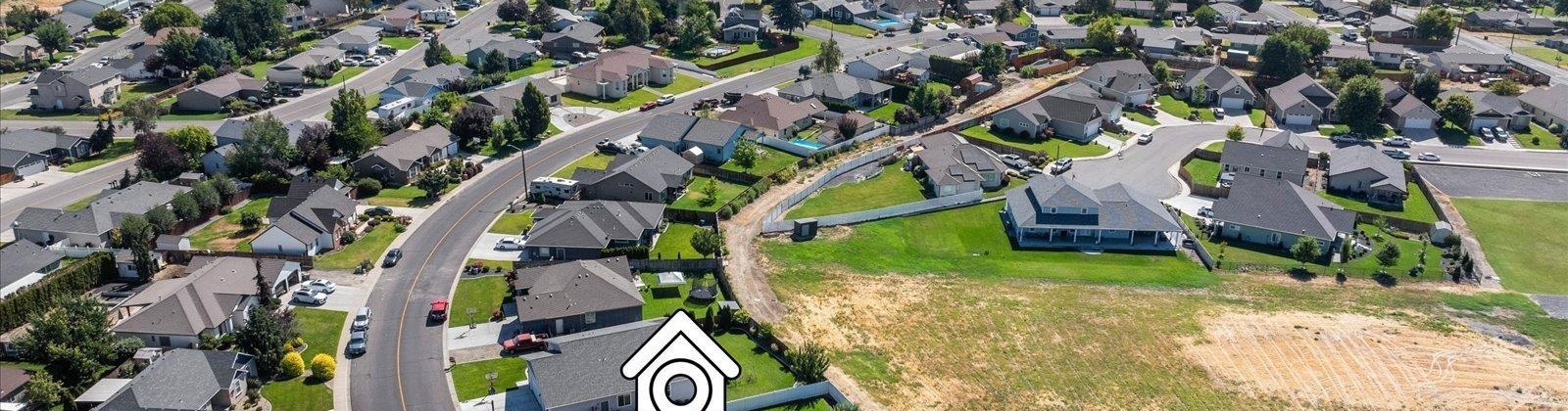 Way, Grandview, Washington 98930, 3 Bedrooms Bedrooms, ,2 BathroomsBathrooms,For Sale,Way,285960
