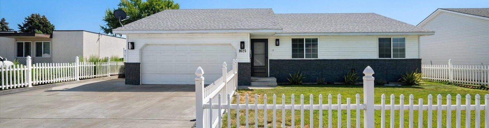 4th Pl, Kennewick, Washington 99336, 3 Bedrooms Bedrooms, ,2 BathroomsBathrooms,For Sale,4th Pl,285963