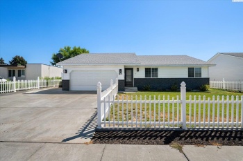 4th Pl, Kennewick, Washington 99336, 3 Bedrooms Bedrooms, ,2 BathroomsBathrooms,For Sale,4th Pl,285963