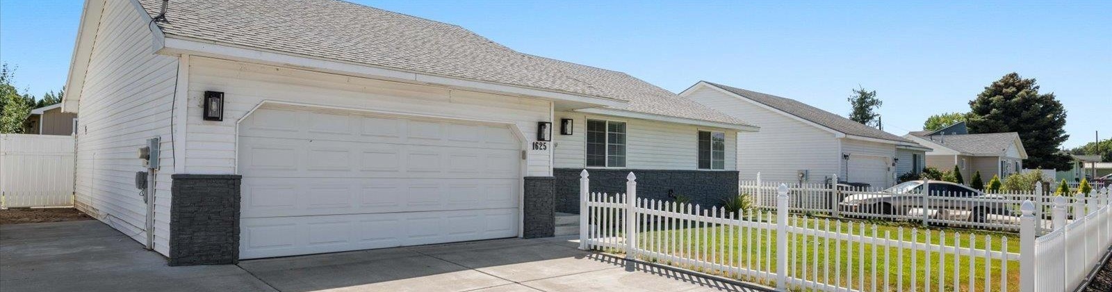 4th Pl, Kennewick, Washington 99336, 3 Bedrooms Bedrooms, ,2 BathroomsBathrooms,For Sale,4th Pl,285963