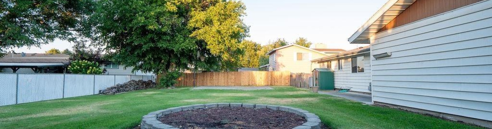 Austin Street, Richland, Washington 99354, 5 Bedrooms Bedrooms, ,3 BathroomsBathrooms,For Sale,Austin Street,285973