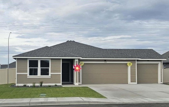 Dunsmuir, Pasco, Washington 99301, 4 Bedrooms Bedrooms, ,2 BathroomsBathrooms,For Sale,Dunsmuir,286002