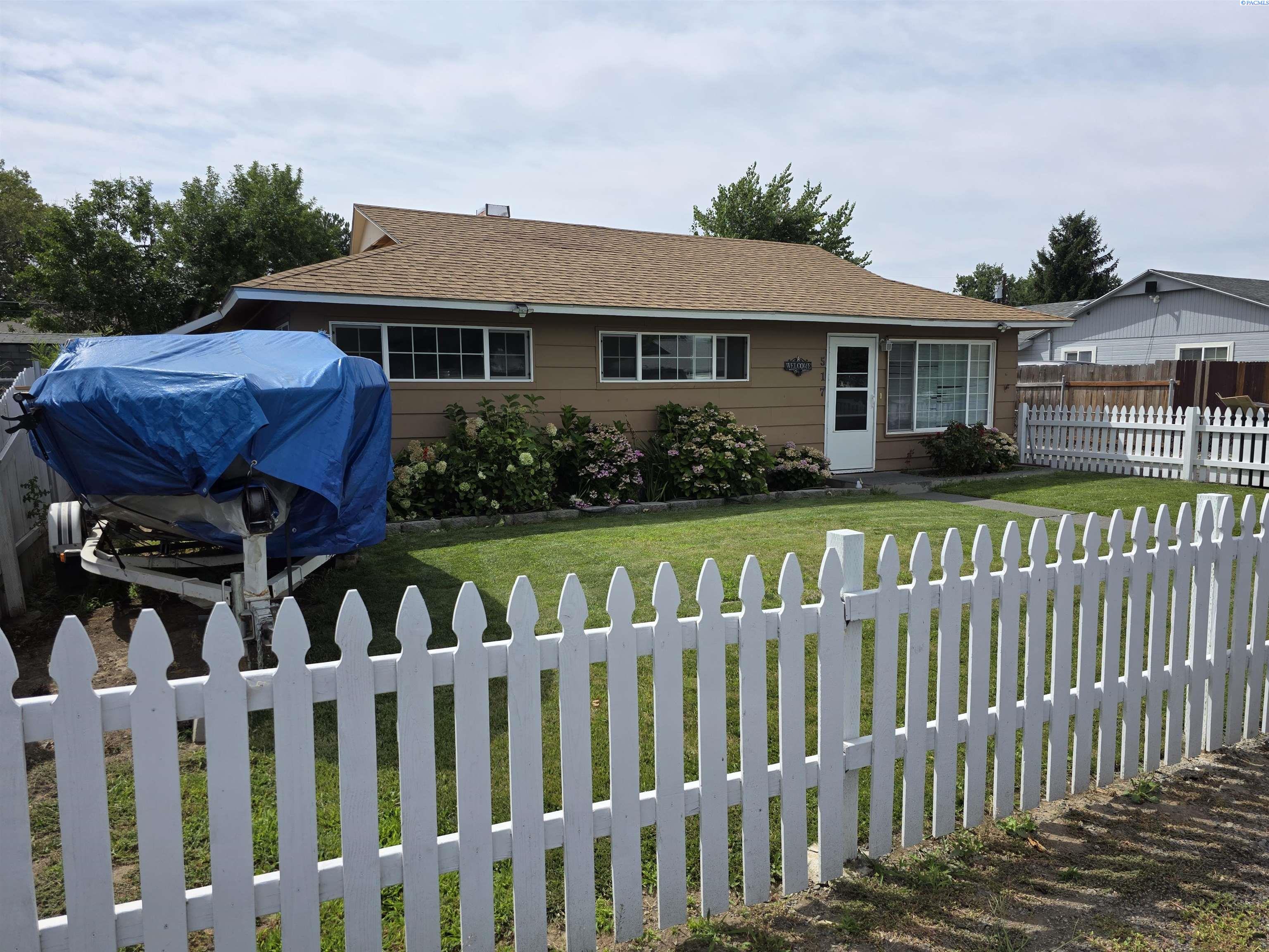 Green pl, Kennewick, Washington 99336, 3 Bedrooms Bedrooms, 0 ,1 BathroomBathrooms,Houses,For Sale,Green pl,0,286013