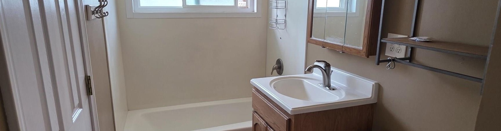 Green pl, Kennewick, Washington 99336, 3 Bedrooms Bedrooms, ,1 BathroomBathrooms,For Sale,Green pl,286013