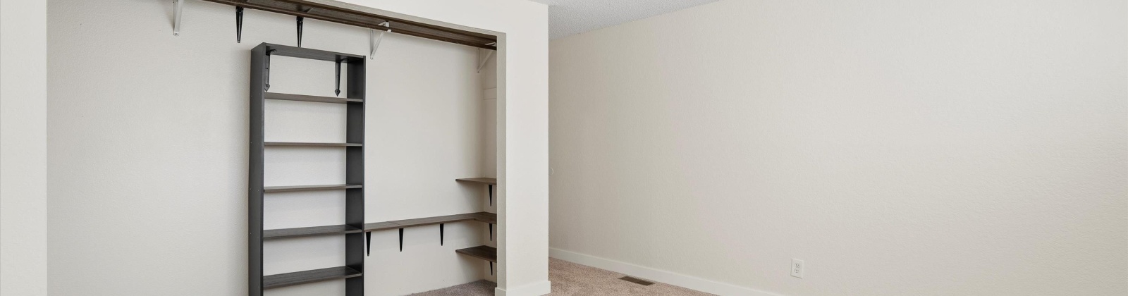 Garfield Pl, Kennewick, Washington 99337, 3 Bedrooms Bedrooms, ,2 BathroomsBathrooms,For Sale,Garfield Pl,286026