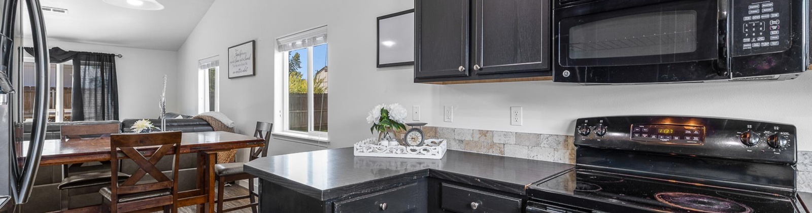 25th Ct, Kennewick, Washington 99337, 3 Bedrooms Bedrooms, ,2 BathroomsBathrooms,For Sale,25th Ct,286037