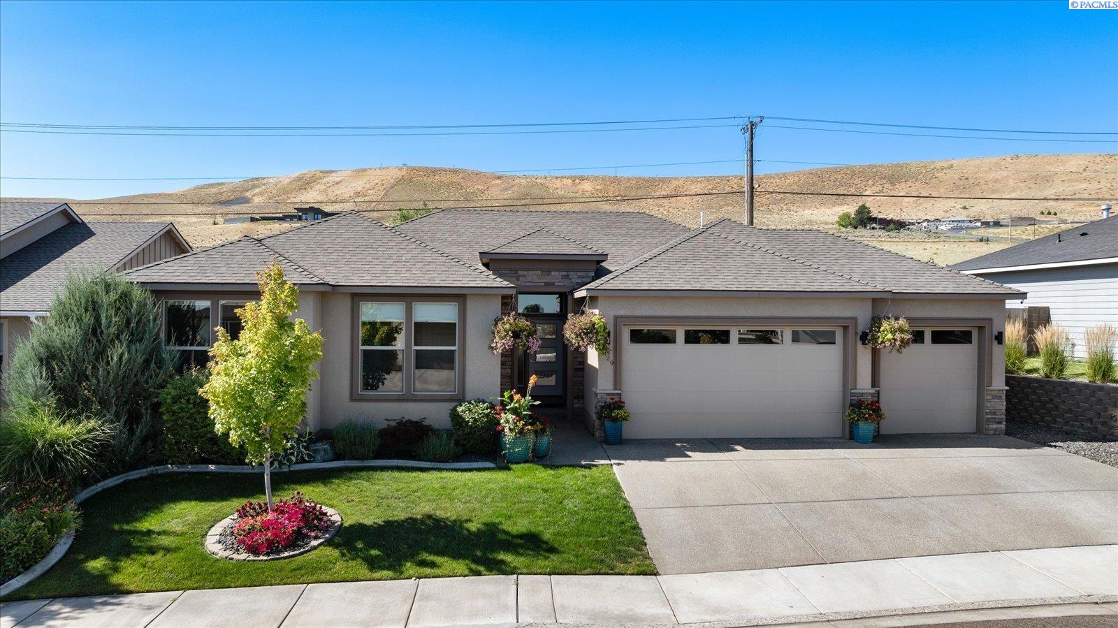 44th Place, Kennewick, Washington 99337, 3 Bedrooms Bedrooms, 0 ,2 BathroomsBathrooms,Houses,For Sale,44th Place,0,286033